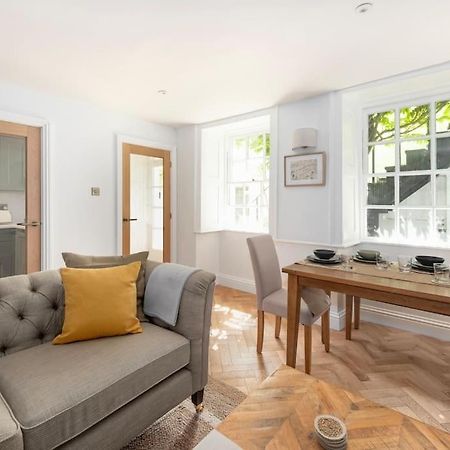 Spacious Apartment - 5 Minutes Walk To Bath Abbey Exterior foto