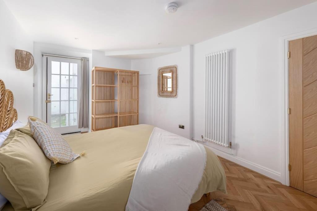 Spacious Apartment - 5 Minutes Walk To Bath Abbey Exterior foto