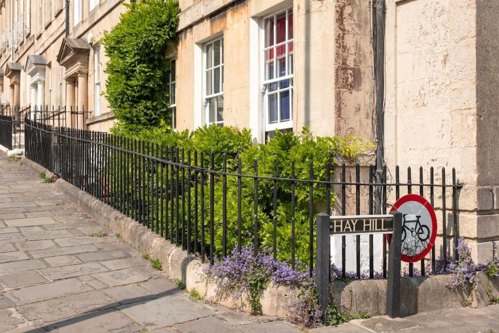 Spacious Apartment - 5 Minutes Walk To Bath Abbey Exterior foto