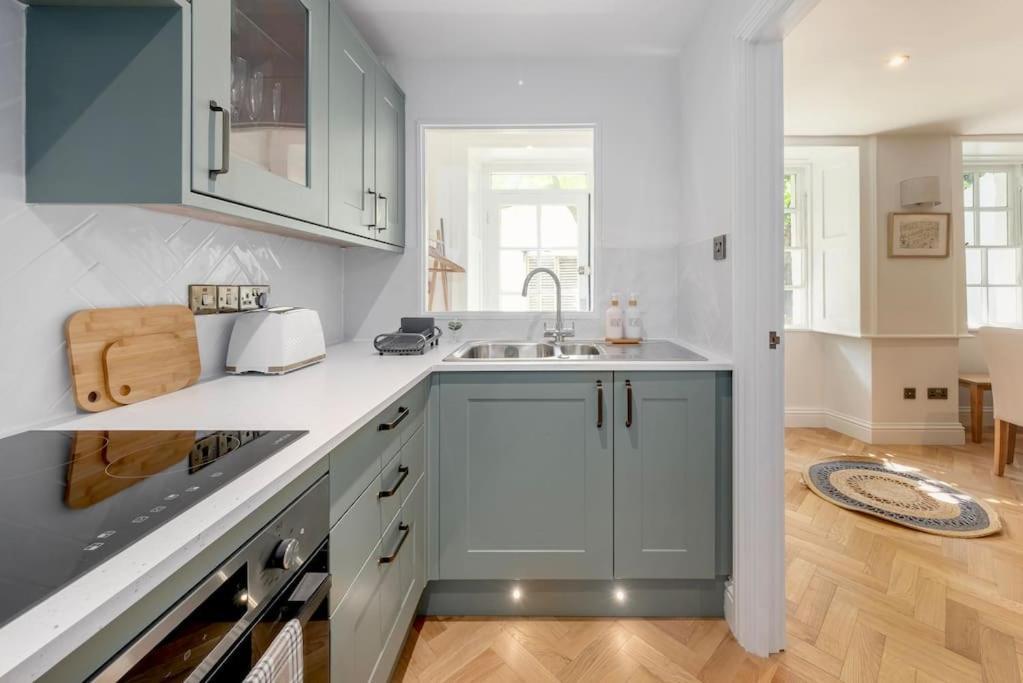 Spacious Apartment - 5 Minutes Walk To Bath Abbey Exterior foto