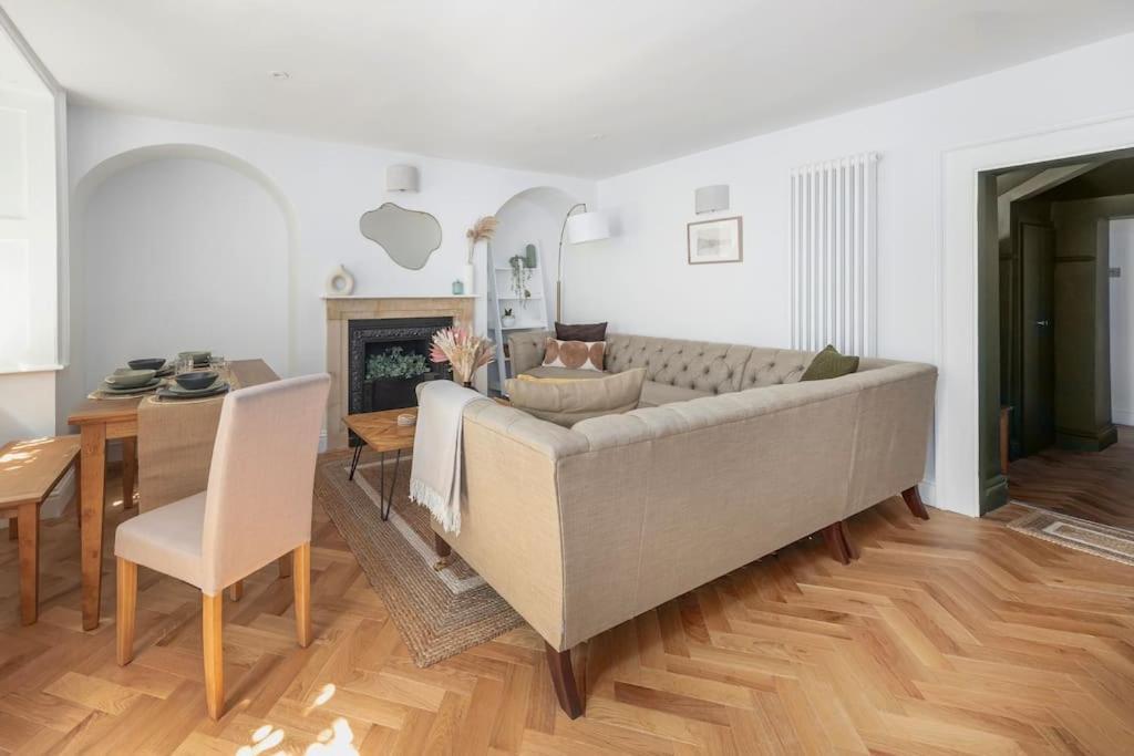 Spacious Apartment - 5 Minutes Walk To Bath Abbey Exterior foto